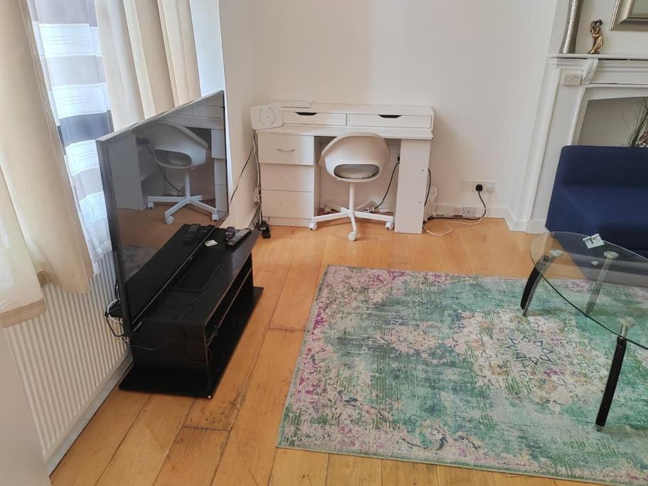 Two Bedroom In Paddington, Appartement Londres